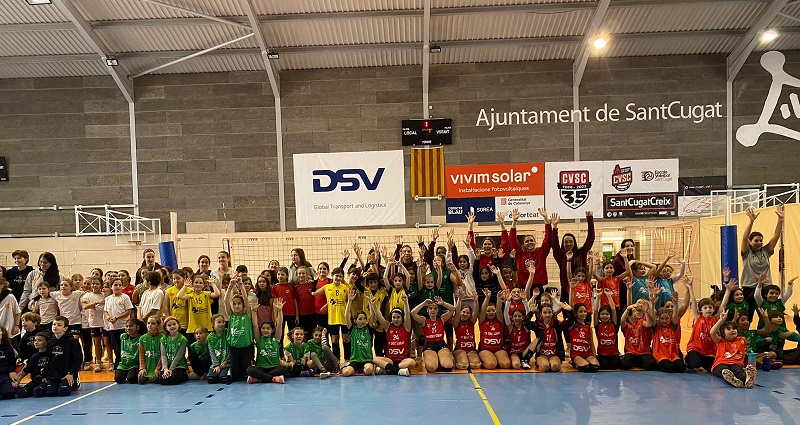 90 nois i noies participen en la 1a Jornada Benjamí de Voleibol Escolar